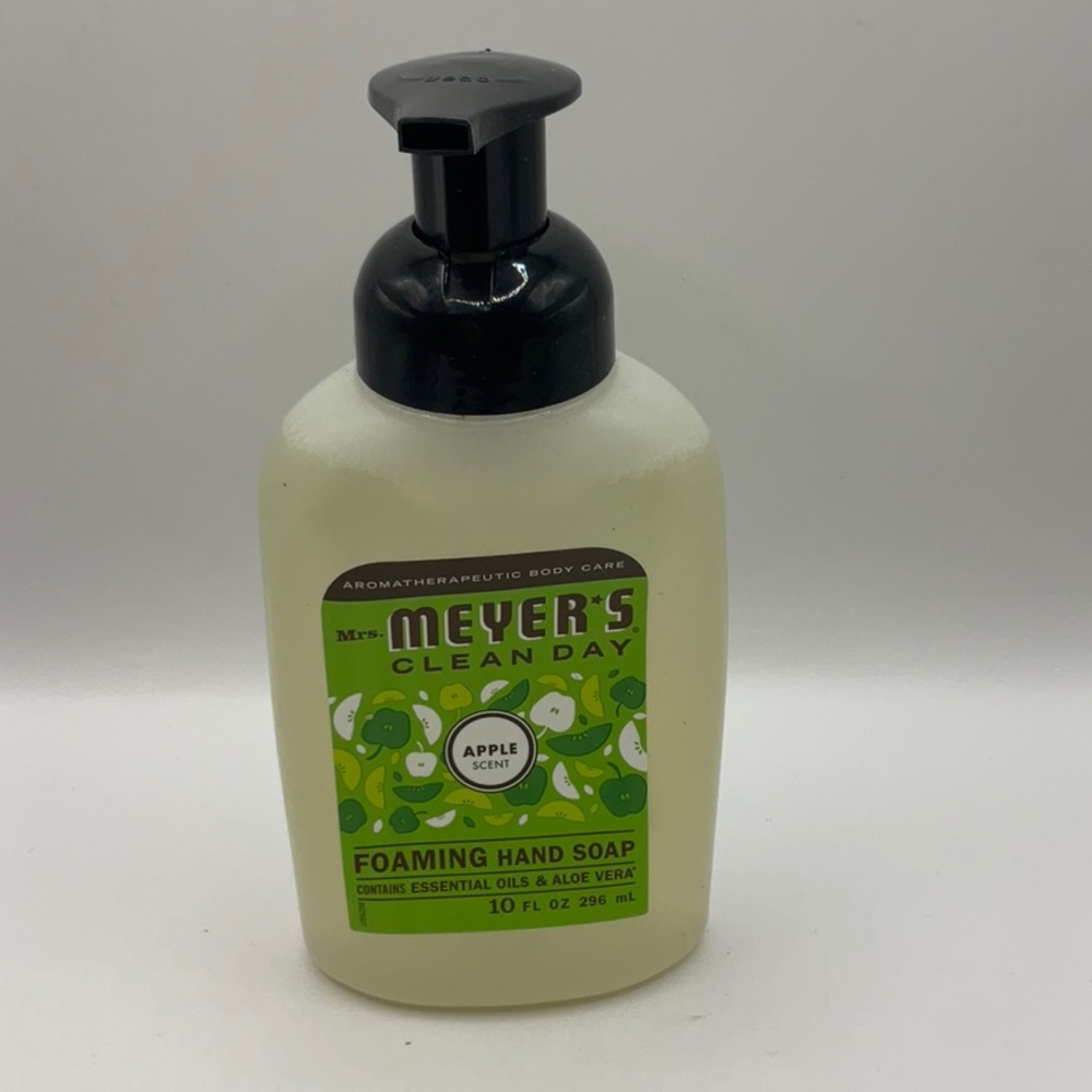 (1) Mrs. Meyer's Clean Day Foaming Hand Soap Apple 10 oz ~ NEW